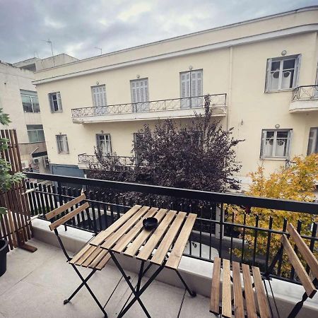 Luxurious Wooden Detail Flat In City Center Chalkís エクステリア 写真