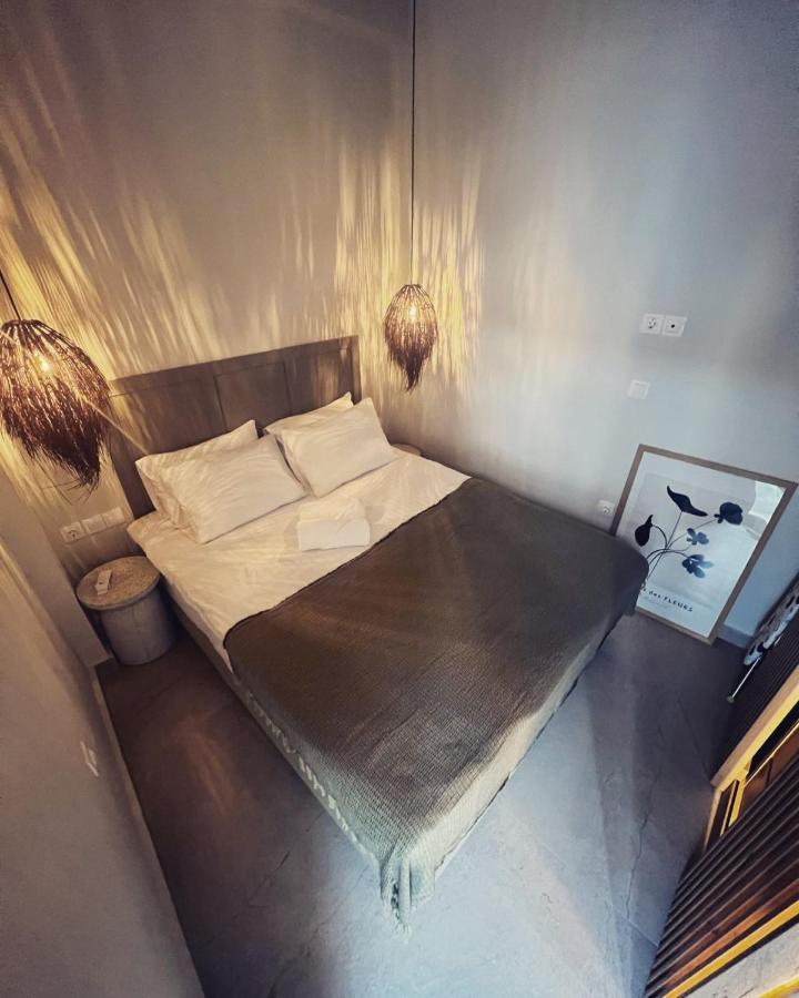 Luxurious Wooden Detail Flat In City Center Chalkís エクステリア 写真