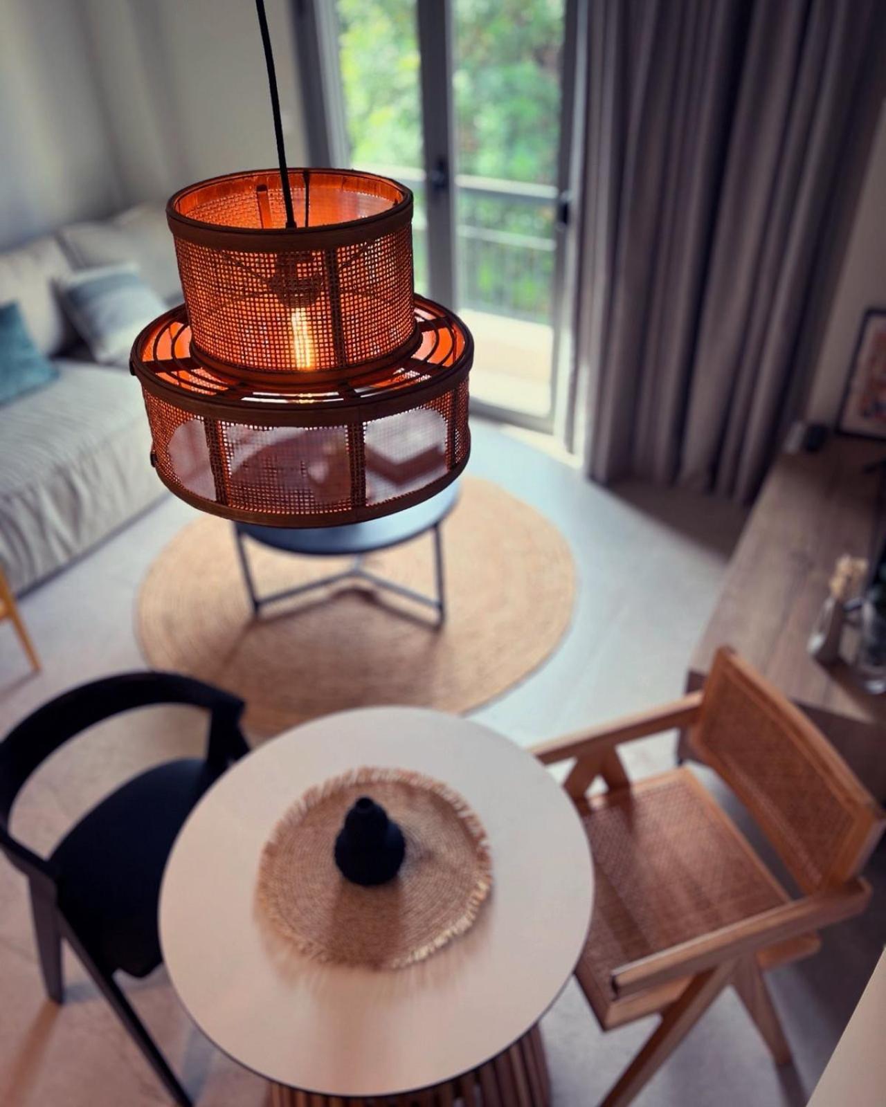 Luxurious Wooden Detail Flat In City Center Chalkís エクステリア 写真