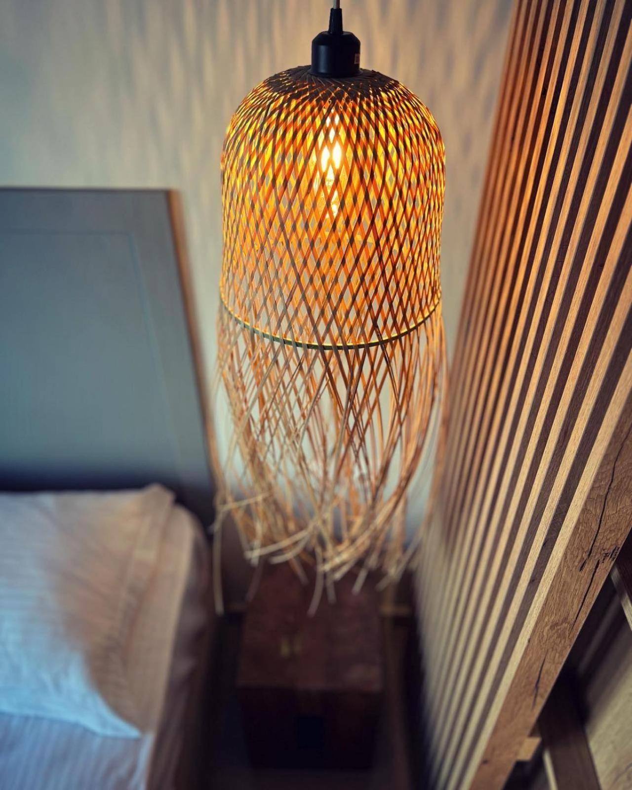 Luxurious Wooden Detail Flat In City Center Chalkís エクステリア 写真